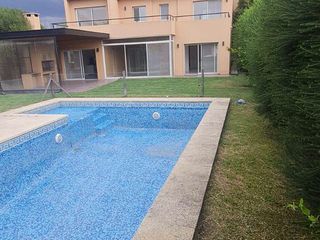 Foto 2 de Casa en VENTA San Isidro Labrador - 5 ambientes con dependencia de servicio