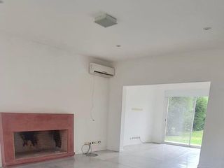 Foto 9 de Casa en VENTA San Isidro Labrador - 5 ambientes con dependencia de servicio