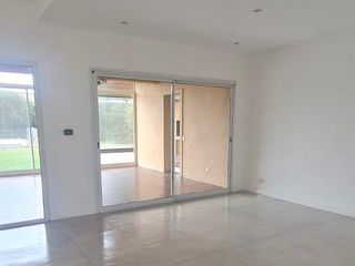Foto 15 de Casa en VENTA San Isidro Labrador - 5 ambientes con dependencia de servicio