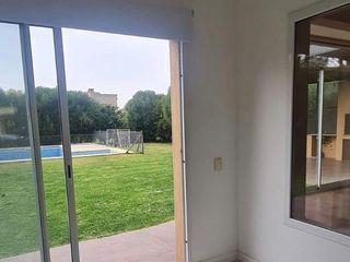 Foto 22 de Casa en VENTA San Isidro Labrador - 5 ambientes con dependencia de servicio