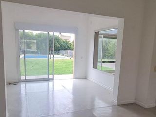 Foto 13 de Casa en VENTA San Isidro Labrador - 5 ambientes con dependencia de servicio