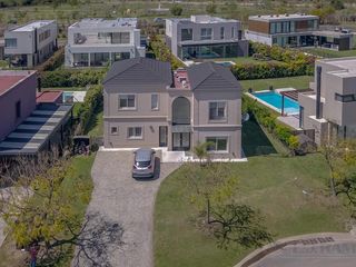 Foto 1 de Casa en venta en el Barrio Vistas, Puertos / Escobar