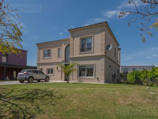 Foto 2 de Casa en venta en el Barrio Vistas, Puertos / Escobar