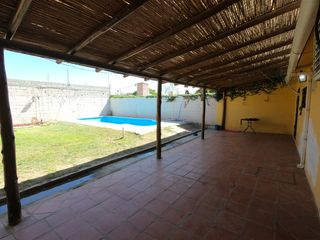 Foto 9 de CASA DE 3 DORMITORIOS, PATIO, PILETA Y COCHERA