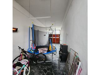 Foto 5 de CHALET 5 AMBIENTES A RECICLAR VILLA PRIMERA