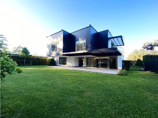 Foto 1 de Casa en Arriendo en Llanogrande unidad cerrada