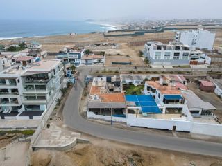 Foto 5 de Se vende Casa de Playa frente al mar, en las Palmeras en el San Bartolo Norte