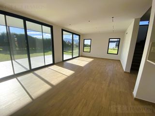 Foto 4 de BARRIO CEIBOS, PUERTOS DEL LAOG * 3 DORMITORIOS * ESCRITORIO * GALERIA