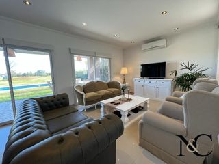 Foto 1 de Casa en Venta en San Isidro Labrador al golf