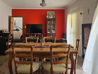 Foto 15 de Casa con pileta cerca del centro de Lobos a la VENTA