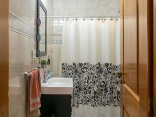 Foto 6 de Casa con pileta cerca del centro de Lobos a la VENTA