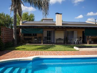 Foto 27 de Casa con pileta cerca del centro de Lobos a la VENTA