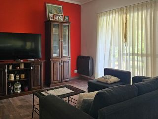 Foto 17 de Casa con pileta cerca del centro de Lobos a la VENTA