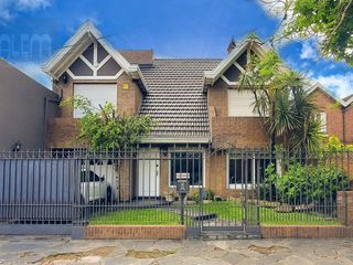 Foto 1 de Casa - Lomas de Zamora Oeste