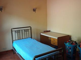 Foto 8 de Casa de 5 ambientes en venta en  Quilmes Oeste