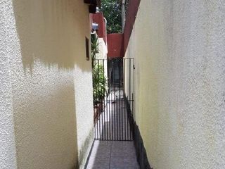 Foto 13 de Casa de 5 ambientes en venta en  Quilmes Oeste