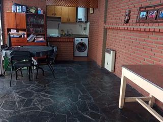 Foto 14 de Casa de 5 ambientes en venta en  Quilmes Oeste