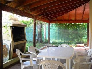 Foto 2 de Casa en venta - 4 Dormitorios 2 Baños - 450Mts2 - Mar del Tuyú