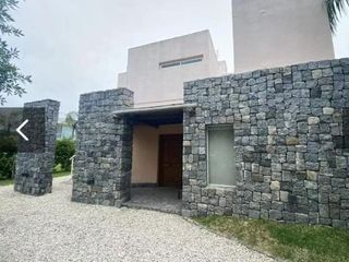 Foto 1 de Casa en venta en Tigre