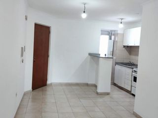 Foto 1 de Alquiler Departamento 1 dormitorio balcón en San Martín.