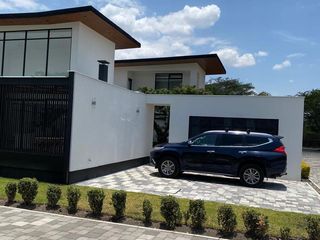 Foto 5 de Espectacular casa de venta en Puembo