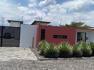 Foto 9 de Espectacular casa de venta en Puembo