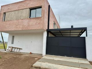 Foto 2 de Prados de manantiales - Casa 3 dormitorios en lote de 360m2