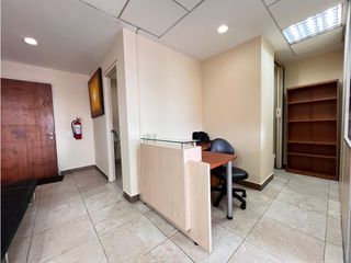 Foto 4 de Rumipamba, Oficina en Renta, 100m2, 4 Ambientes