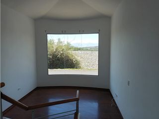 Foto 17 de Cumbayá, Casa en Renta, 230m2, 4 Habitaciones
