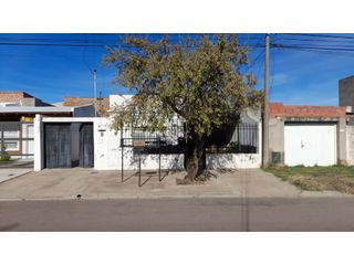 Foto 1 de CASA CON DEPARTAMENTOS BARRIO SAN ROQUE