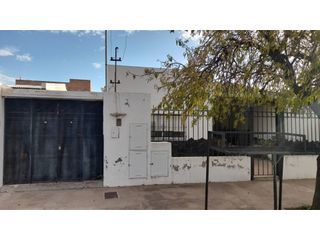 Foto 2 de CASA CON DEPARTAMENTOS BARRIO SAN ROQUE