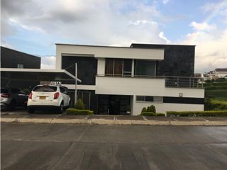 Foto 3 de EN VENTA CASA CABAÑA EN NAUTICA RUITOQUE GOLF CONDOMINIO