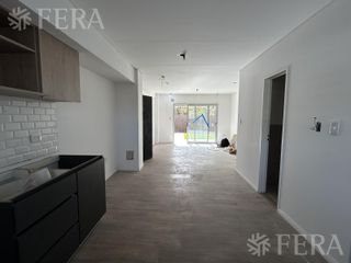 Foto 4 de Venta Departamento 3 ambientes con cochera y jardín en Nuevo Quilmes Externo - Bernal
