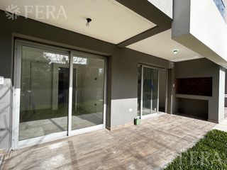 Foto 5 de Venta Departamento 3 ambientes con cochera y jardín en Nuevo Quilmes Externo - Bernal