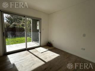 Foto 7 de Venta Departamento 3 ambientes con cochera y jardín en Nuevo Quilmes Externo - Bernal