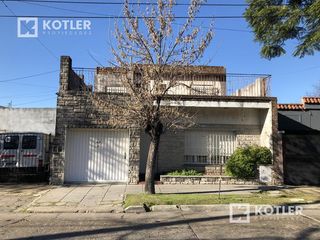Foto 1 de Casa - Temperley Oeste