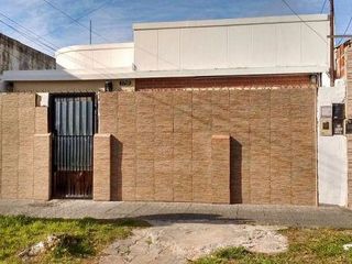 Foto 1 de Casa - Lomas de Zamora Oeste