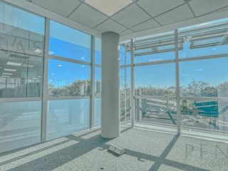 Foto 19 de Formidable Oficina corporativa en Block 1700 m2 AMOBLADA - CATEGORÍA 32 cocheras