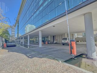 Foto 7 de Formidable Oficina corporativa en Block 1700 m2 AMOBLADA - CATEGORÍA 32 cocheras