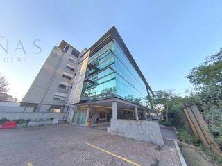 Foto 6 de Formidable Oficina corporativa en Block 1700 m2 AMOBLADA - CATEGORÍA 32 cocheras
