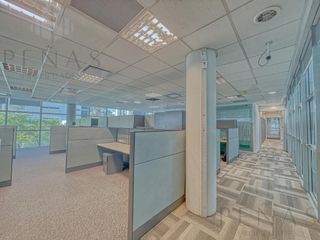 Foto 14 de Alquiler Piso corporativo en Vicente López Oficina amoblada AAA Categoría 16 cocheras