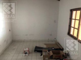 Foto 10 de Local venta sobre Ruta 22, barrio Belgrano, con 330 m2 cubiertos y terreno de 10 x 33