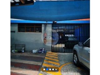 Foto 2 de SE VENDE CASA EN CERCADO DE LIMA