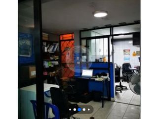 Foto 6 de SE VENDE CASA EN CERCADO DE LIMA