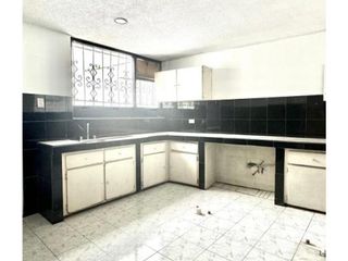 Foto 5 de El Bosque, Casa Comercial en Renta, 180m2, 6 Ambientes