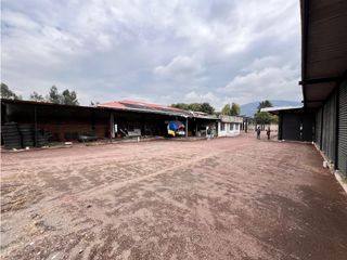 Foto 9 de Valle De Los Chillos, Galpón en Renta, 500m2, 10 Ambientes