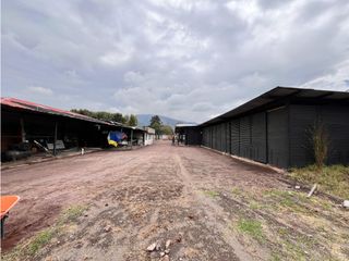 Foto 12 de Valle De Los Chillos, Galpón en Renta, 500m2, 10 Ambientes