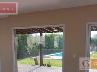 Foto 16 de CASA EN VENTA 3 DORMITORIOS -GALERIA PARRILLA .PILETA COCHERA JARDIN