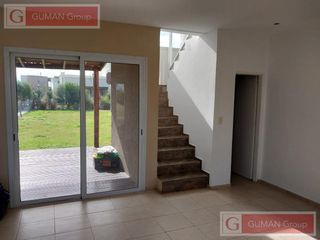 Foto 21 de CASA EN VENTA 3 DORMITORIOS -GALERIA PARRILLA .PILETA COCHERA JARDIN