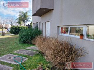 Foto 5 de CASA EN VENTA 3 DORMITORIOS -GALERIA PARRILLA .PILETA COCHERA JARDIN